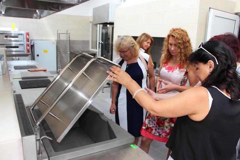 С близо 9 млн. лв. Бургас обновява шест професионални гимназии - 3