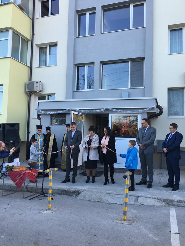 Министър Павлова откри първия саниран блок по проект „Енергийно обновяване на българските домове“ във Варна