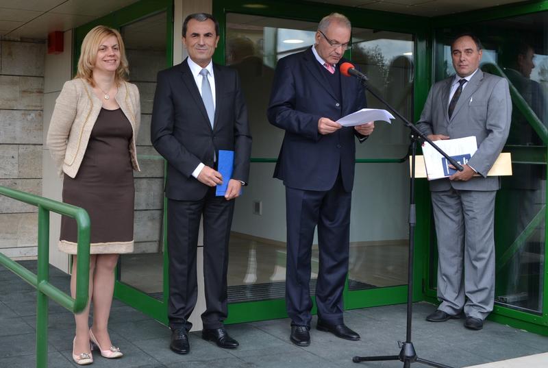 Министър Терзиева откри новия библиотечен център на Лесотехническия университет