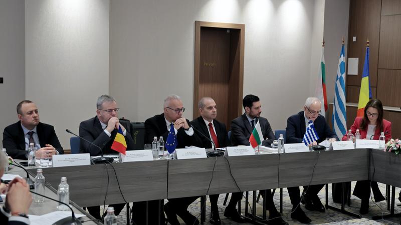 Министър Иван Иванов: Коридорът Черно море – Егейско море има ясно измерение, свързано с по-добрата интеграция на българските региони в европейските и регионалните мрежи - 1