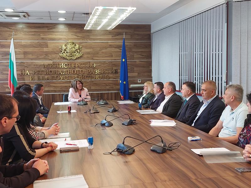 Министър Коритарова подписа нови 57 споразумения за  финансиране на общински проекти за над 122 млн. лв. от държавния бюджет - 6