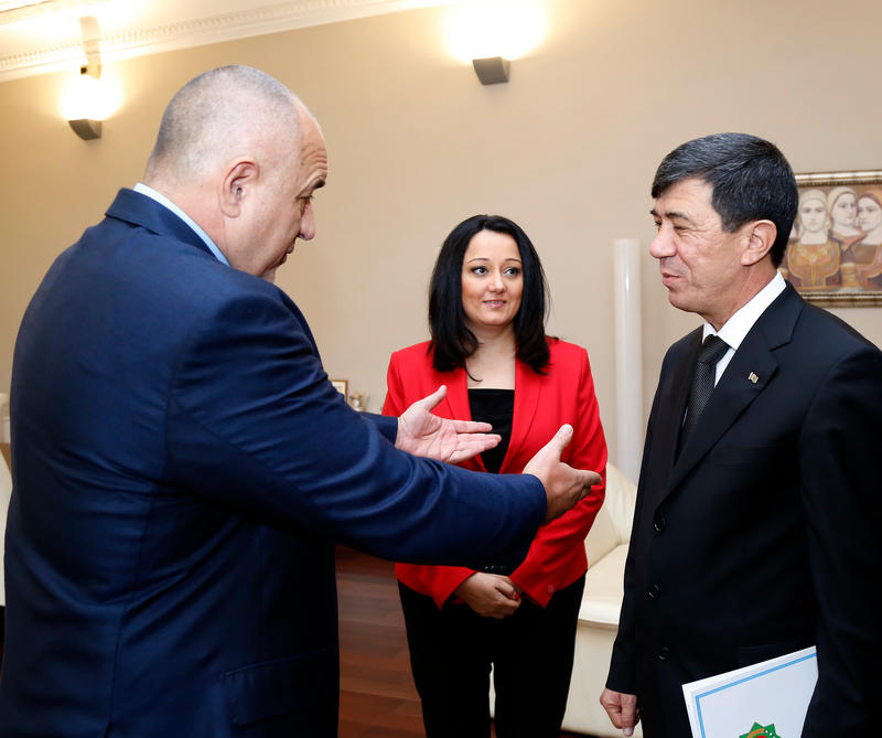  Министър Павлова и заместник-председателят на Кабинета на министрите на Туркменистан Шамухаммет Дурдылыев се запознаха с възможностите за производство на елементи за строителството - 8