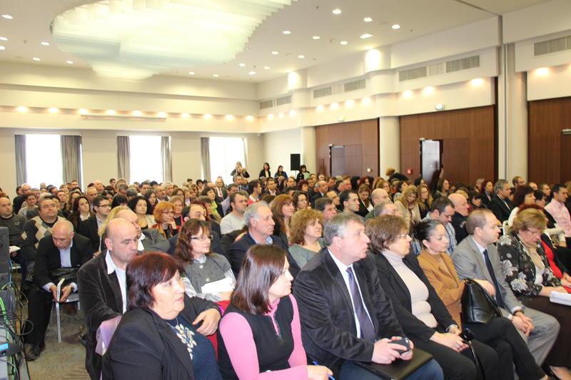 Министър Лиляна Павлова: Националната програма за енергийна ефективност ще e основна за строителния бранш и общините през първата половина на годината - 3