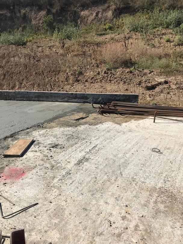 Инж. Валентин Йовев: На над 60% са изпълнени строително- монтажните дейности по брегоукрепване  и укрепване на свлачището в бургаския квартал Сарафово - 2