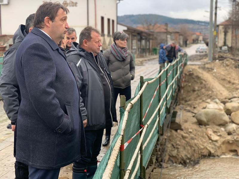 Министър Шишков: Държавата предостави над 20 млн. лв. за възстановяване на инфраструктурата в Община Карлово - 1