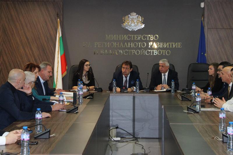 Министър Шишков: Започваме спешно укрепване на пречиствателната станция за питейни води на яз. „Ясна поляна“ - 1