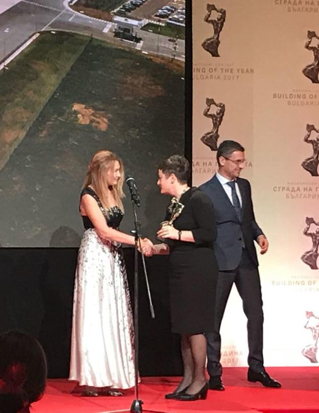 Министър Николай Нанков отличи църквата „Св. Св. Кирил и Методий“ в Ловеч с приза „Сграда на годината“ - 6