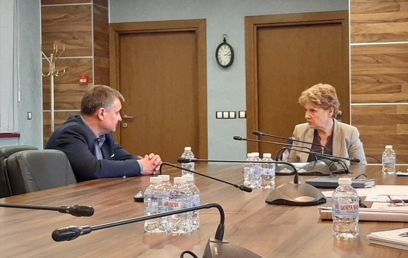 Министър Комитова обсъди възможности за финансиране на ВиК инфраструктура с кмета на Велинград Костадин Коев