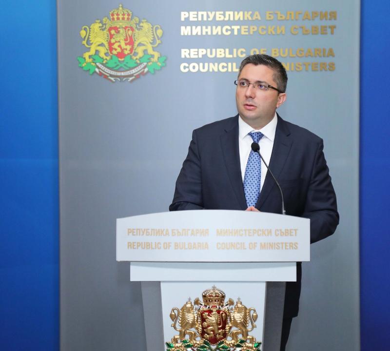 В момента се ремонтират 5 съоръжения по автомагистралите „Тракия“ и „Хемус“  /видео/