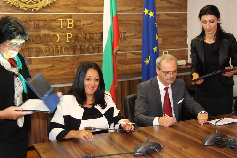 Министър Лиляна Павлова: За първи път в България ремонтираме язовир без да го източваме - 8