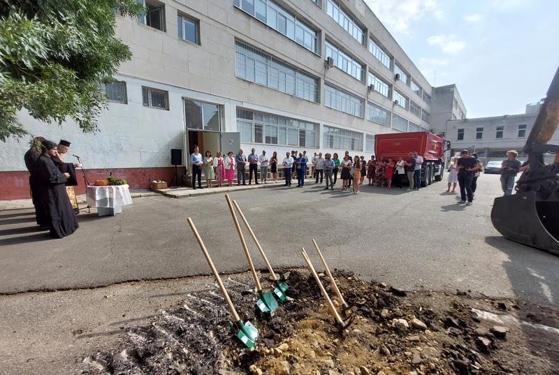 Minister Koritarova: We modernized 450 educational institutions in the country