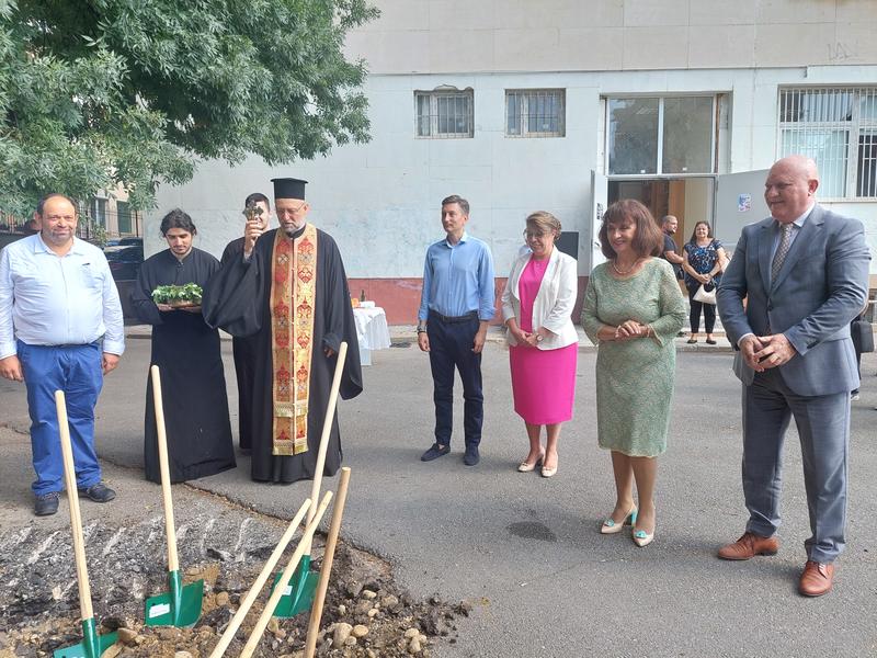 Minister Koritarova: We modernized 450 educational institutions in the country - 2