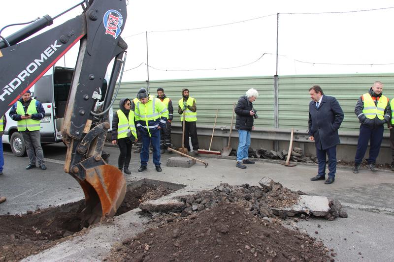 Министър Шишков: 1/3 от асфалта на Северната скоростна тангента липсва - 8