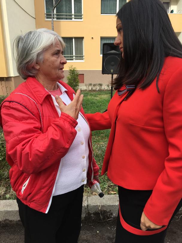  Министър Лиляна Павлова откри четири санирани блока в Кюстендил - 4