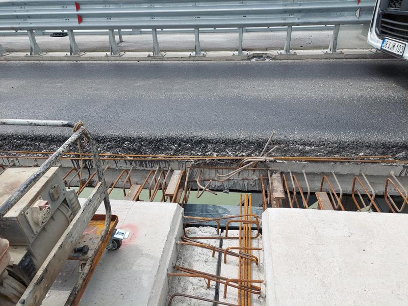 Министър Найденов провери напредъка в основния ремонт на Дунав мост при Русе - 7