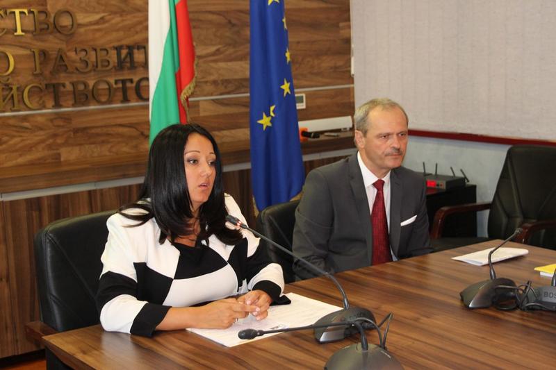 Министър Лиляна Павлова: За първи път в България ремонтираме язовир без да го източваме - 4