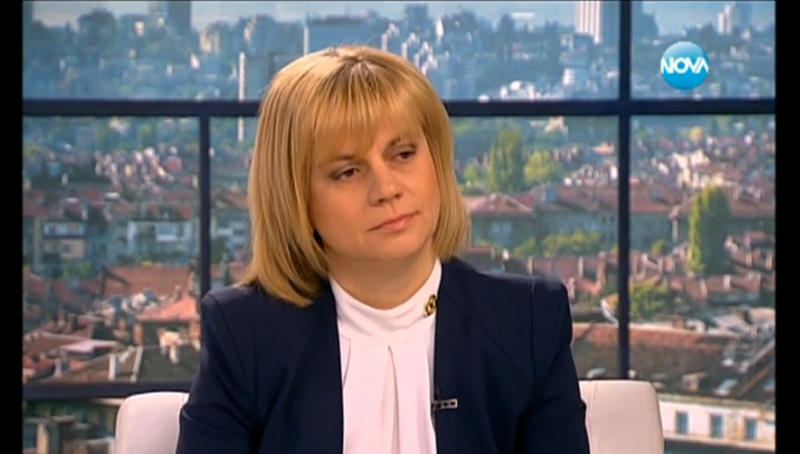  Министър Терзиева: За следващата година е планирана рехабилитацията на 700 км пътища