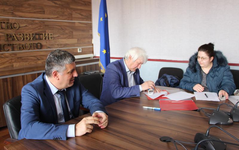 Министър Цеков подписа 442 споразумения със 115 общини за изпълнение на общински инфраструктурни проекти в страната - 9