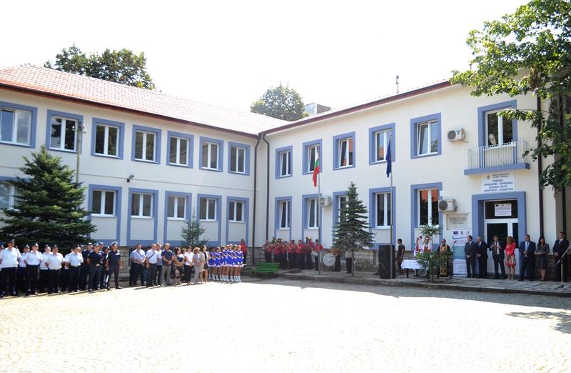 Зам.-министър Деница Николова: Обновяваме 43 полицейски управления и служби на пожарната в страната - 1