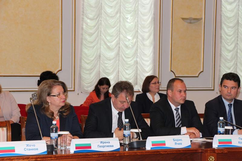  Лиляна Павлова: Провеждането на заседание на Междуправителствената комисия е от особена важност за развиването на търговско-икономическите отношения между България и Казахстан - 8