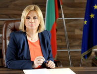Регионалният министър в оставка Десислава Терзиева в интервю за вестник 
