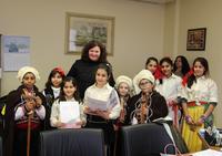 Зам.-министър Малина Крумова се срещна с ученици-сурвакарчета по случай ромския празник „Василица“