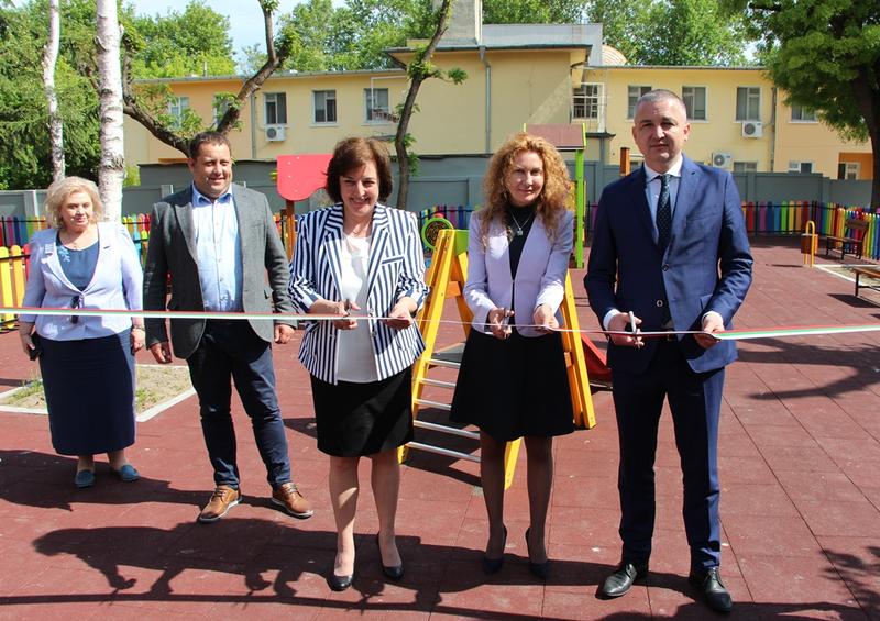 Над 1 млрд. лв. ще достигнат европейските средства до 2020 г. за модернизиране на училища и детски градини в страната