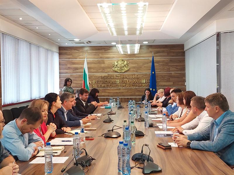 През септември започва подписване на споразуменията с общините за дофинансиране на обектите, реализирани чрез бюджета на МРРБ