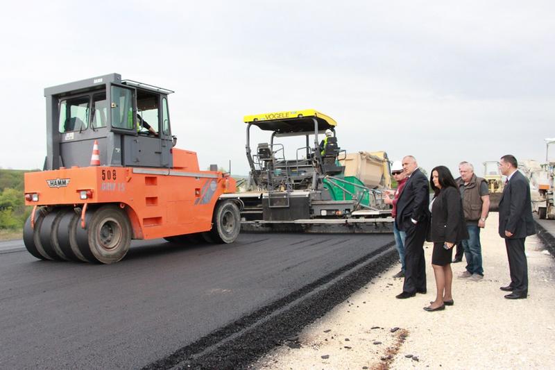  Премиерът Бойко Борисов и министър Лиляна Павлова направиха изненадваща инспекция на строителството на пътен възел Шумен- Белокопитово - 1