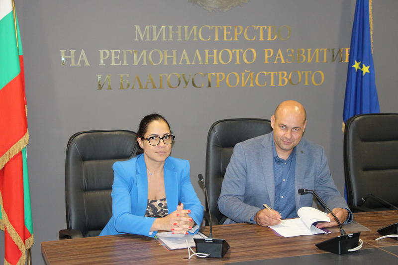 МРРБ сключи 97 нови споразумения по Инвестиционната програма за общински проекти - 2