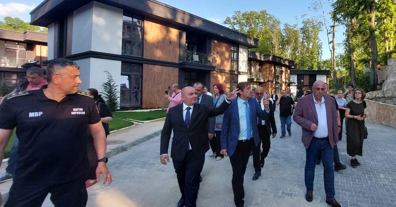 Мниистър Шишков за незаконното строителство в местността 