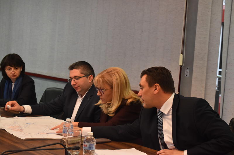 На среща в МРРБ утре ще бъдат обсъдени технически решения за справяне с водната криза на Перник