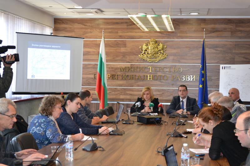 Министър Терзиева представи предпроектните проучвания за доизграждане на АМ „Хемус“