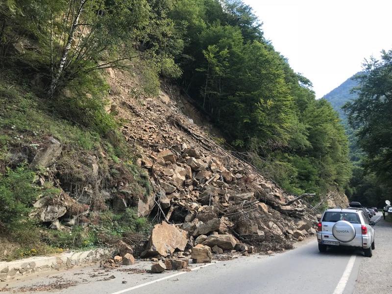 От следващата седмица започват дейности за цялостното отваряне на пътя до Рилския манастир - 3