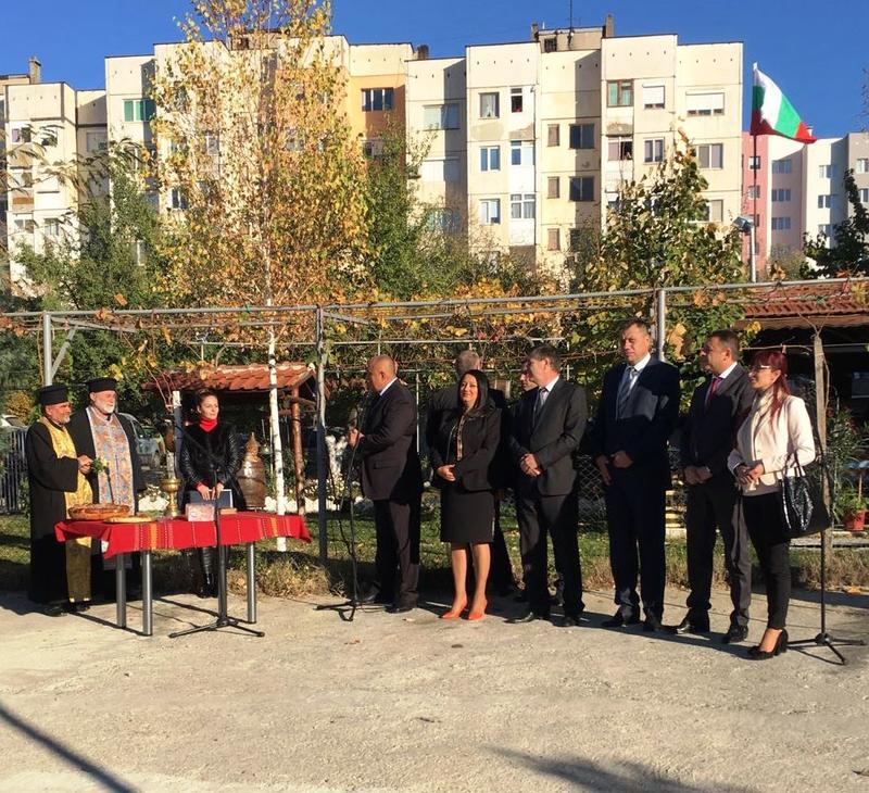  Министър Лиляна Павлова: Над 80% от жилищните блокове в Благоевград ще бъдат санирани, а инвестицията от държавата надхвърля 100 млн.лв. - 2