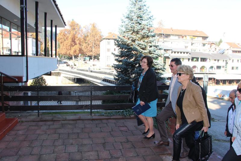 Министър Комитова се срещна с кметове в Троян