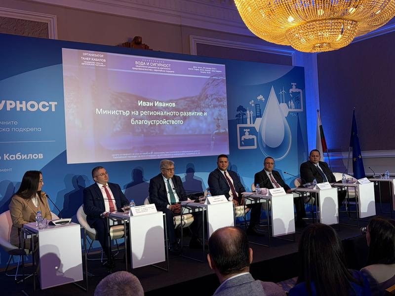 Министър Иван Иванов и председателят на регионалната комисия Николай Нанков поискаха ВиК операторите да не повишават цената на водата - 2