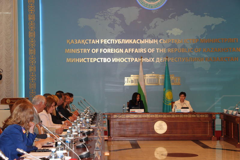  Лиляна Павлова: Провеждането на заседание на Междуправителствената комисия е от особена важност за развиването на търговско-икономическите отношения между България и Казахстан - 7