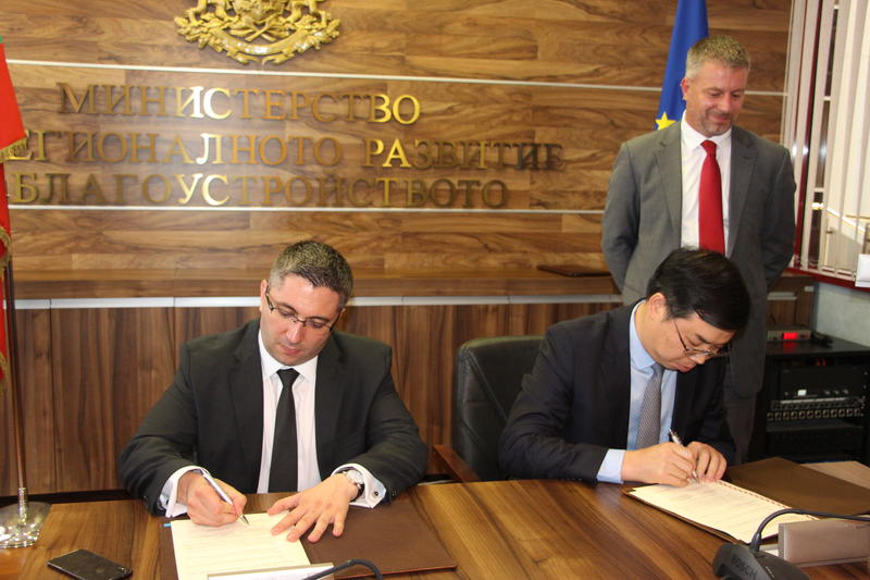 Министър Нанков подписа рамкови споразумения за сътрудничество с пет китайски компании за реализацията на големи инфраструктурни проекти у нас - 4