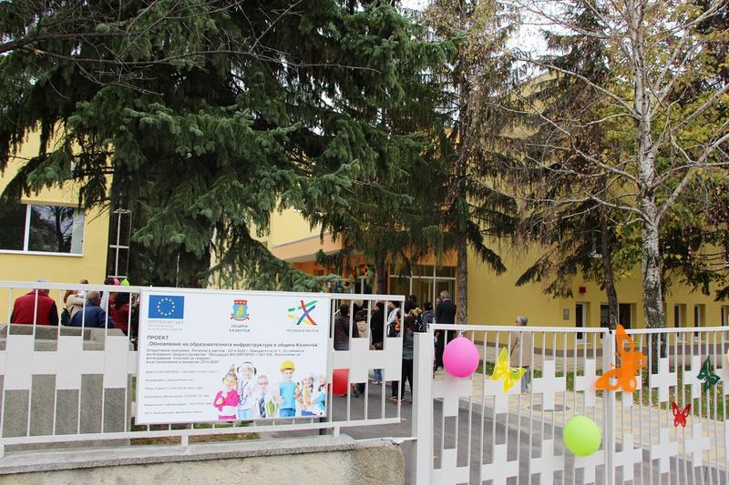 Зам.-министър Деница Николова: До 2020 г. ще обновим над  80% от образователната инфраструктура в страната - 3