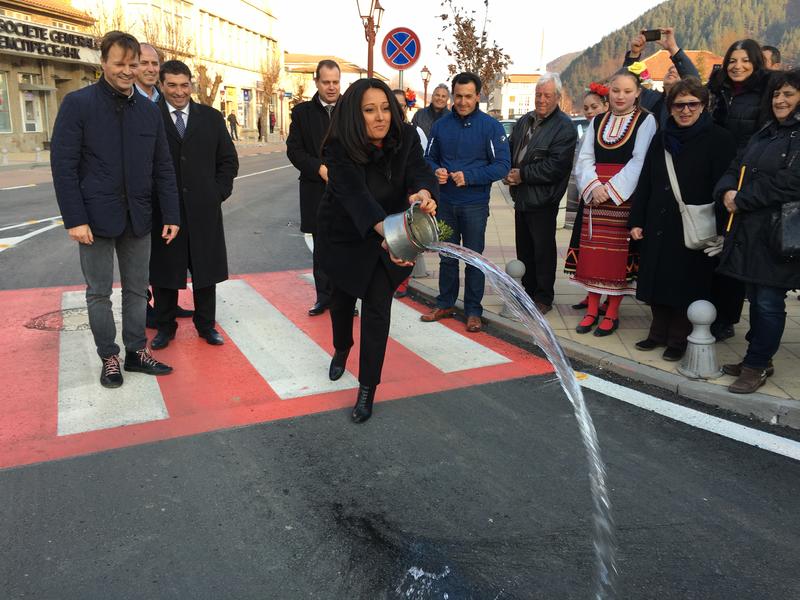 Министрите Павлова и Московски откриха рехабилитирания път Мадан-Златоград- Бенковски - 8