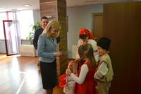 Ученици от Оряхово поздравиха Министерството на регионалното развитие за 1 март