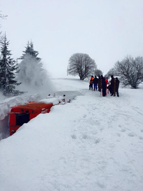Роторни снегорини пробиват път в Родопите и Рила  (снимки) - 5
