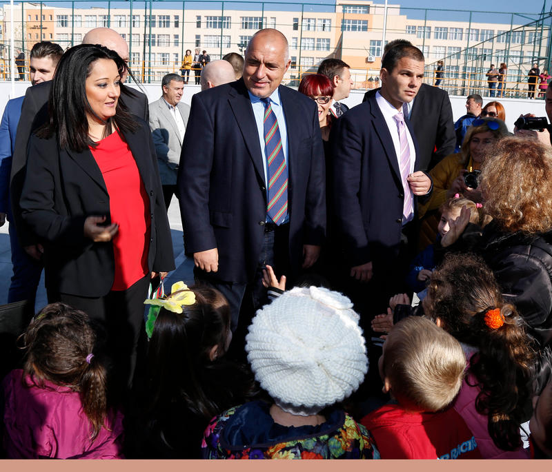 Министър Павлова: Националната програма за енергийна ефективност на многофамилни жилищни сгради е единствено в полза на хората - 6