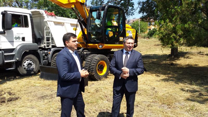 Министър Николай Нанков: За България предстоят добри дни в пътния сектор, до края на годината ще се рехабилитират 1000 км републикански пътища - 10