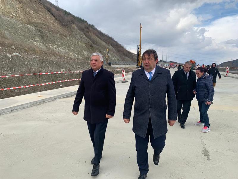 Министър Шишков: Започва укрепването на свлачището преди тунел „Железница” на АМ „Струма” - 1