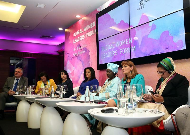 Министър Павлова: В България жените участват активно в политиката - 6