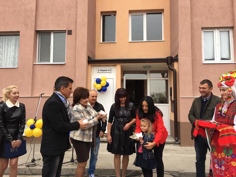 Министър Лиляна Павлова откри в Пазарджик един от най-големите санирани блокове със средства от Националната програма за енергийна ефективност  - 5