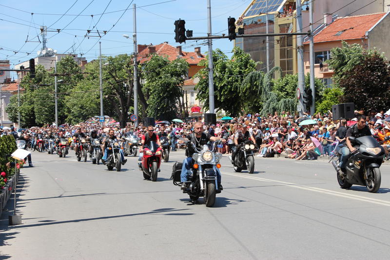 Министър Павлова: През последните дни взехме важни решения, които ще съдействат за развитието и популяризирането на Казанлък и Празника на розата - 9
