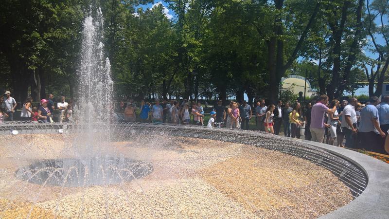 Премиерът Бойко Борисов, министър Николай Нанков и кметът Димитър Николов откриха обновения Приморски парк в Бургас - 4